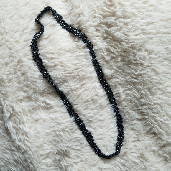 Jewelry - Pretty black necklace